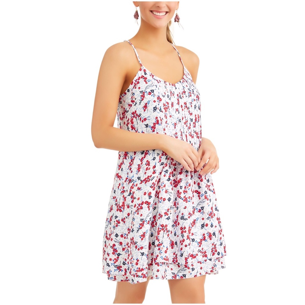 Cute floral sundress!